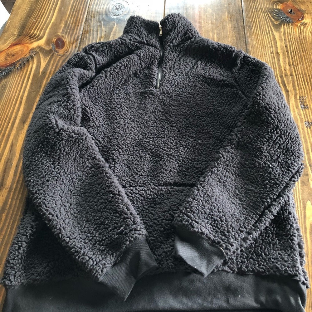 Sherpa Pullover Size Large